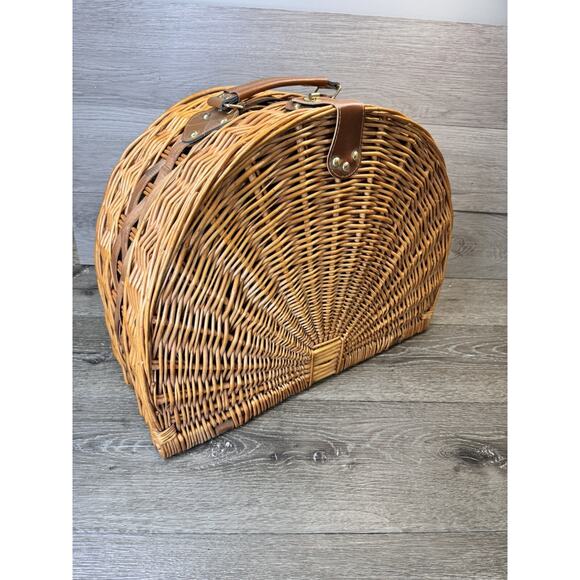 Vintage Wicker Picnic Basket Half Moon Shape Ceramic Plates Cutlery 18x14x8” - Picture 3 of 15
